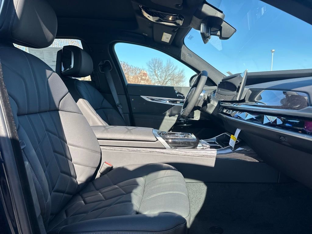 New 2026 Tanzanite Blue II Metallic BMW 760i xDrive image 24