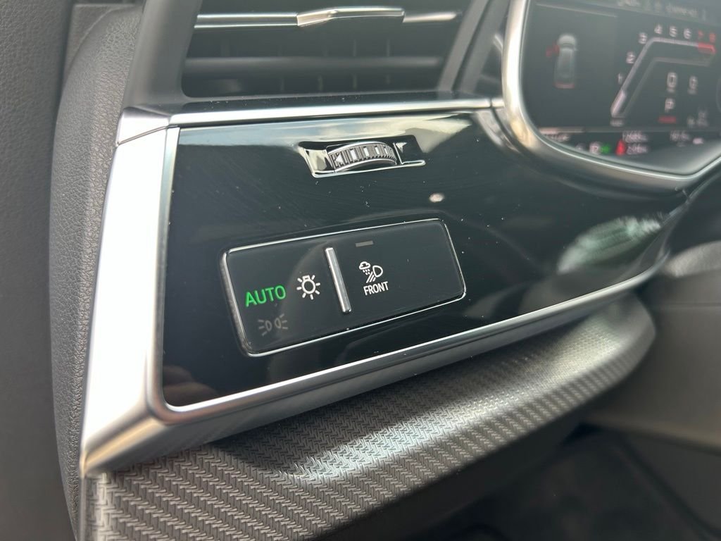 Used 2024  Audi 4.0T image 51