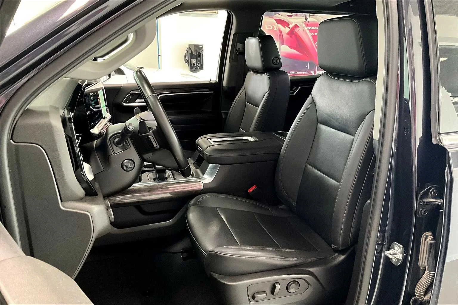 2022 Chevrolet Silverado 1500 LTZ - Photo 9