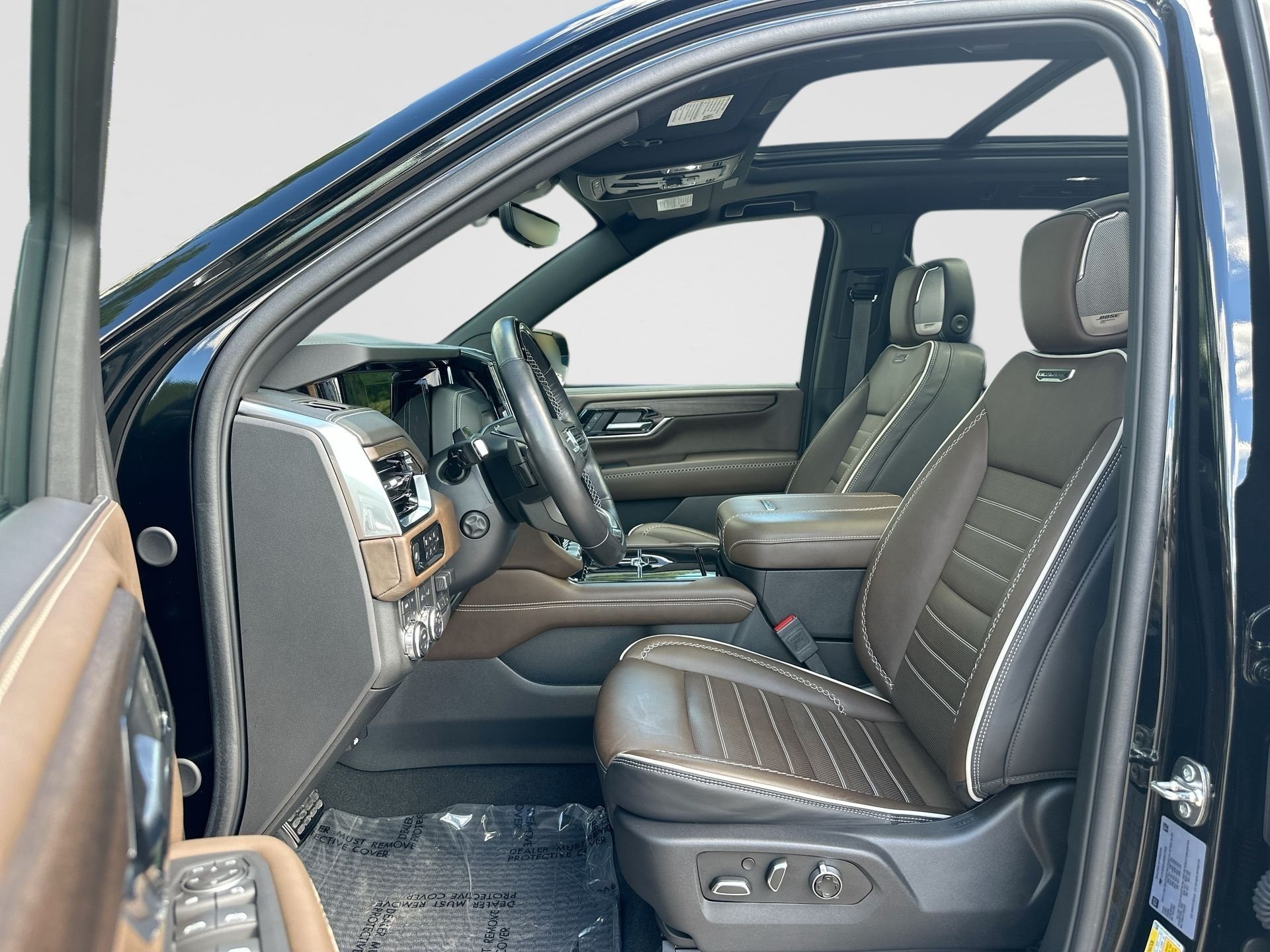 2025 GMC Yukon Denali Ultimate - Photo 20