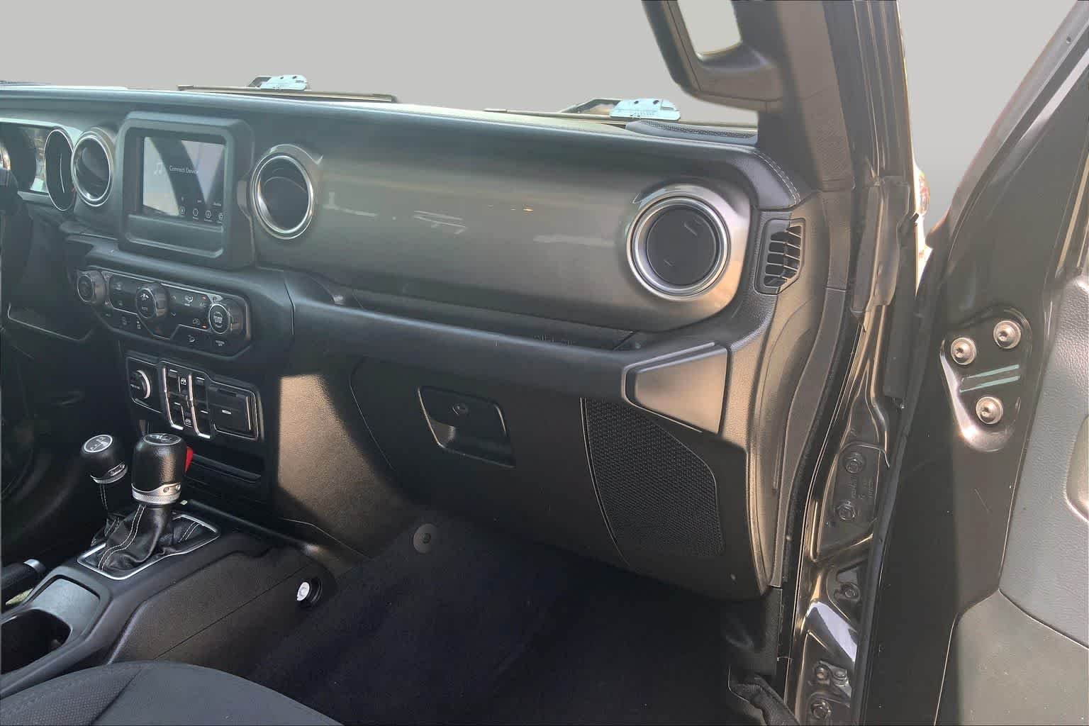 Used 2019 Black Clearcoat Jeep Sahara image 19