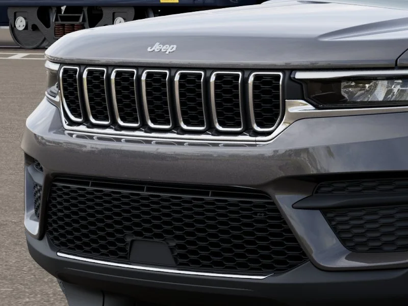 New 2026 Baltic Gray Metallic Clear-Coat Exterior Paint Jeep Laredo X image 7