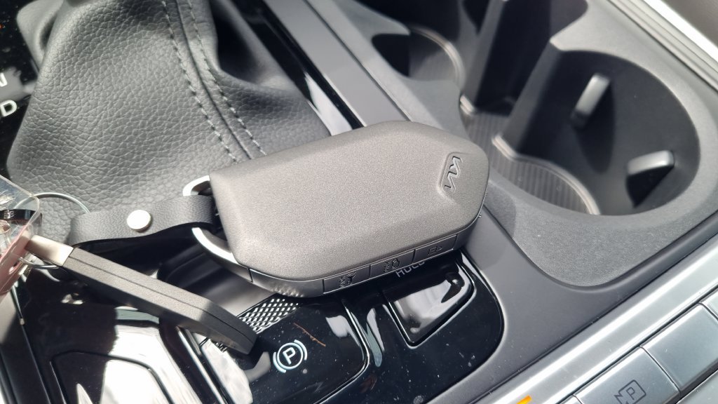 New 2027 Ceramic Silver Kia EX image 25