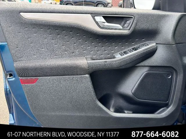 Used 2020 Green Ford SE image 18