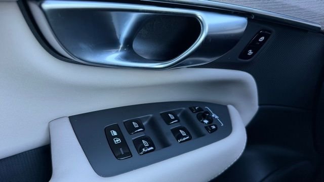 2026 Volvo XC90 Plus - Photo 20