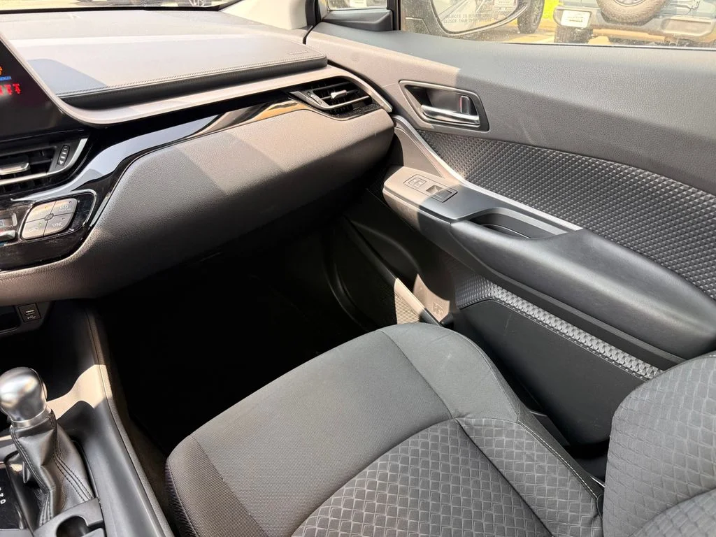 Used 2020 Silver Knockout Metallic Toyota LE image 19