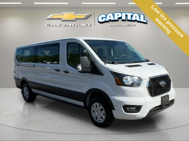 Used 2025  Ford XL image 9