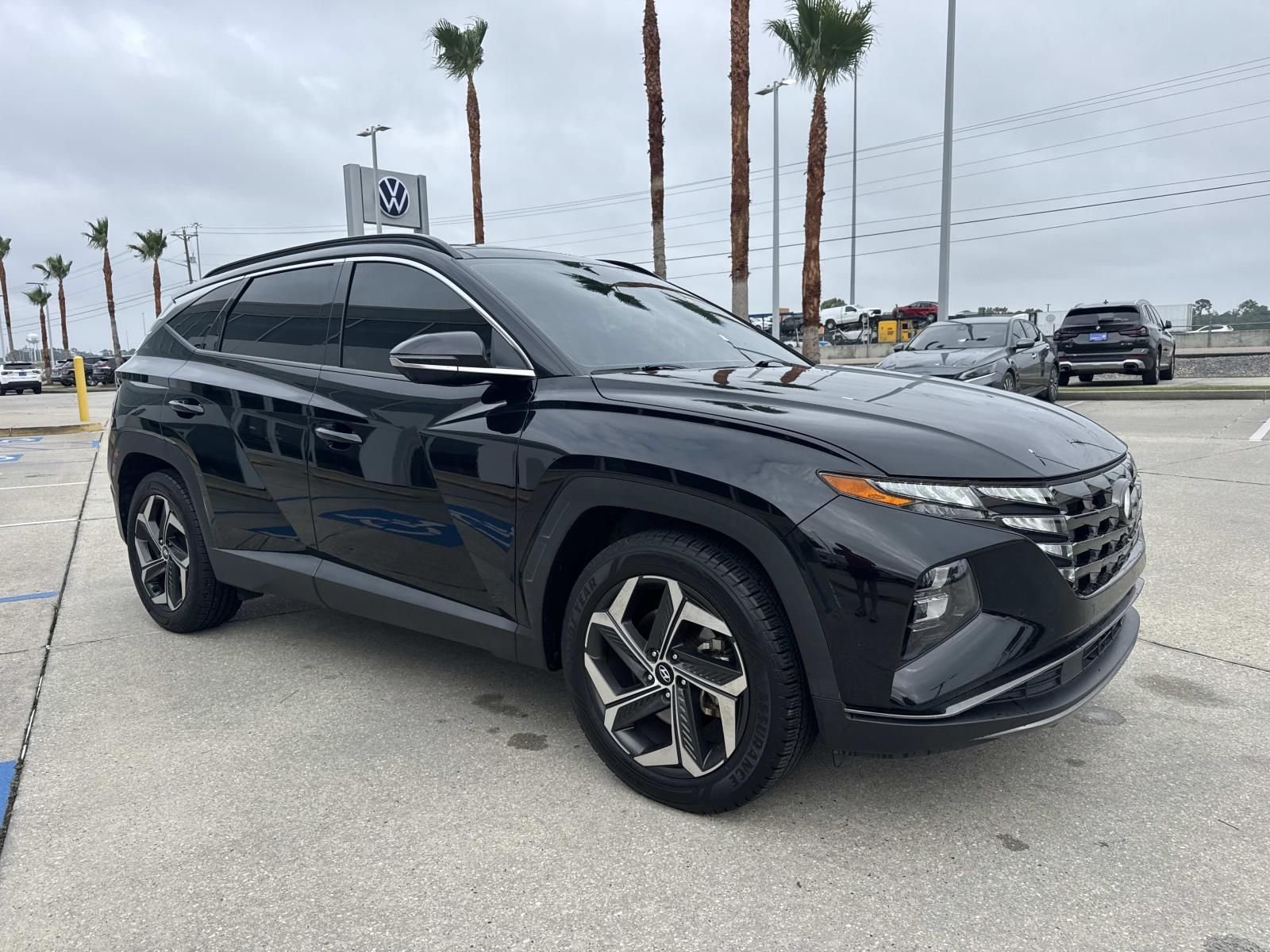 Used 2022 Black Hyundai Limited image 3