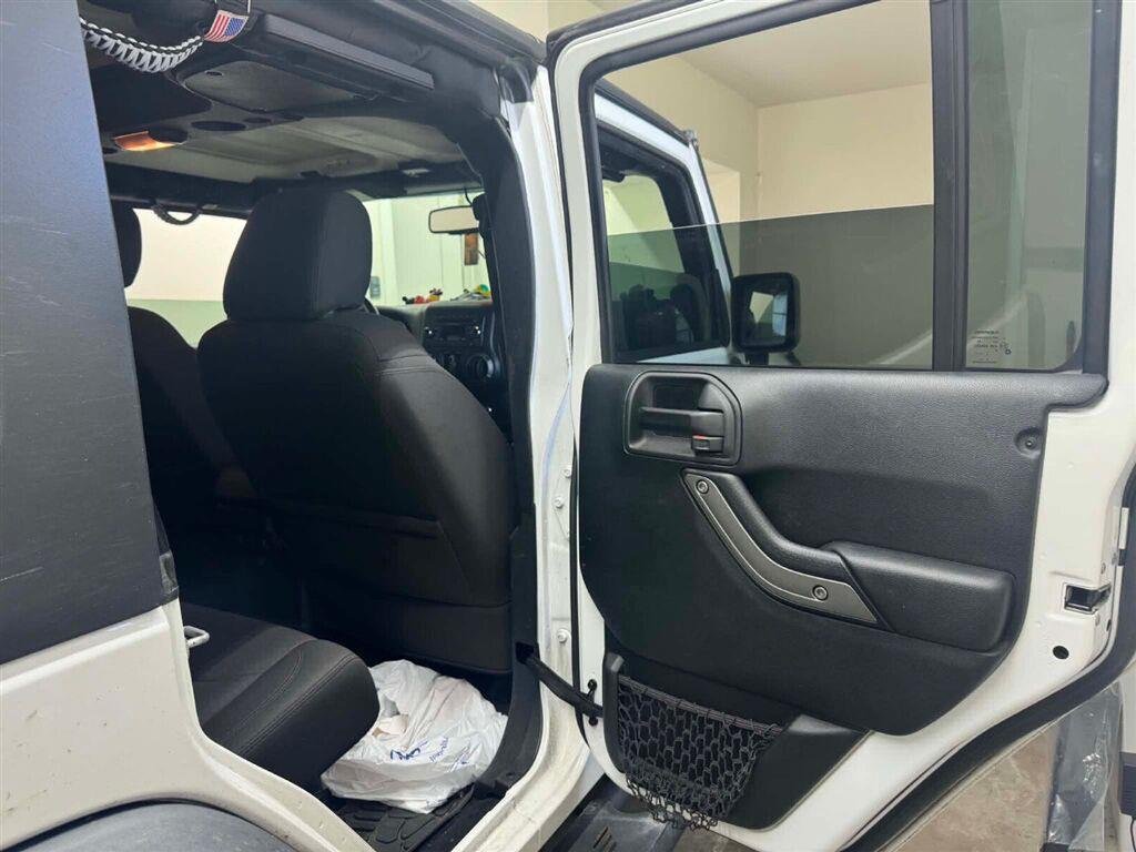 Used 2017 Bright White Clearcoat Jeep Sport image 10