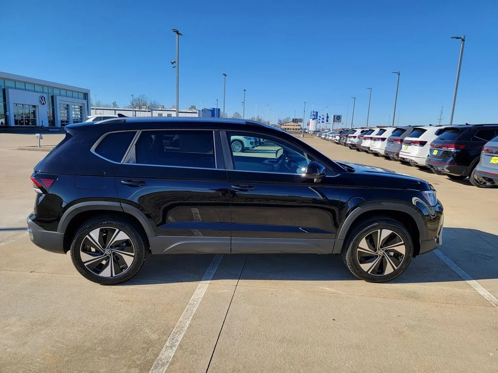 2026 Volkswagen Taos SE - Photo 11