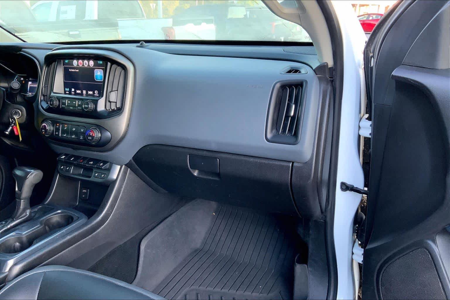 Used 2017 Summit White Chevrolet 4WD Z71 image 18