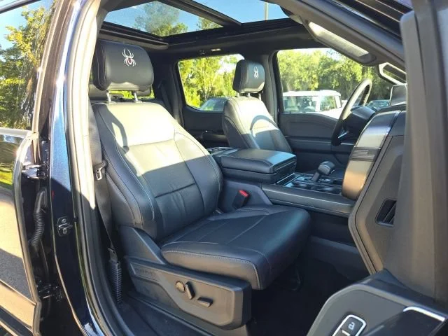 Used 2025 Blue Metallic Ford LARIAT image 15