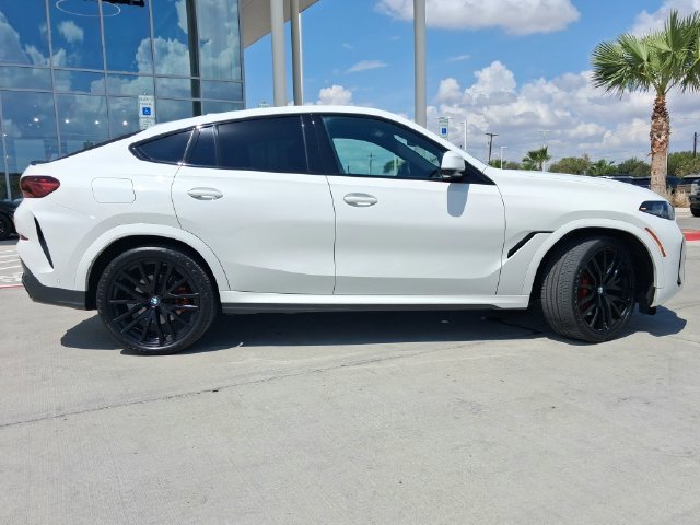 Used 2025 White BMW xDrive40i image 8