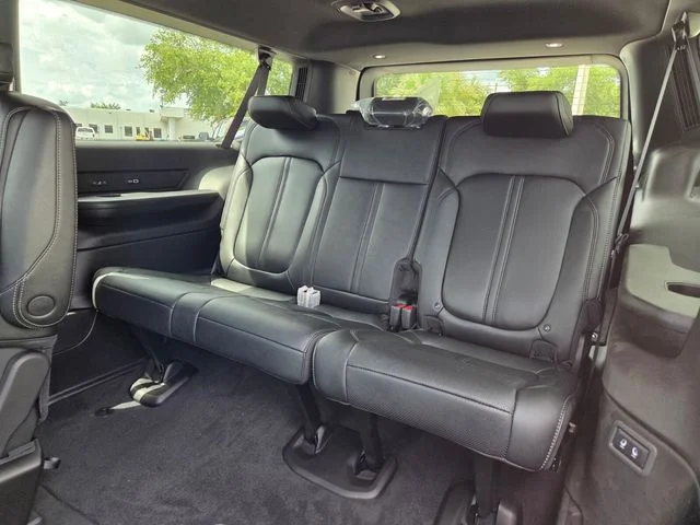 New 2026 High Gloss Black Exterior Paint Jeep Limited Altitude image 15