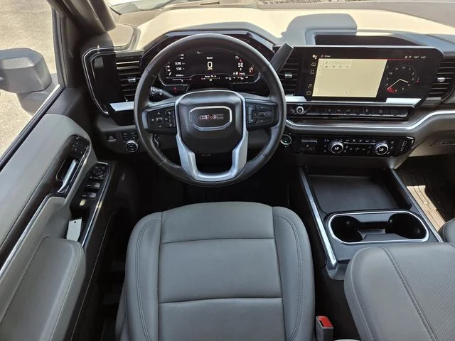 Used 2024 White GMC SLT image 12
