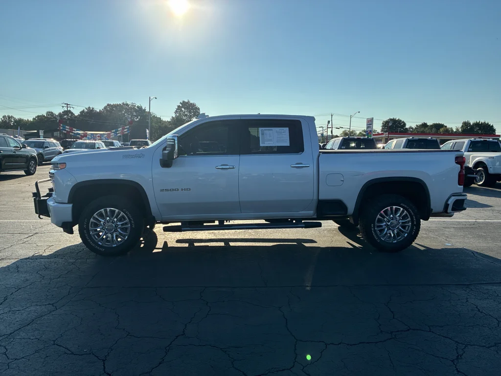 Used 2022 Iridescent Pearl Tricoat Chevrolet High Country image 8