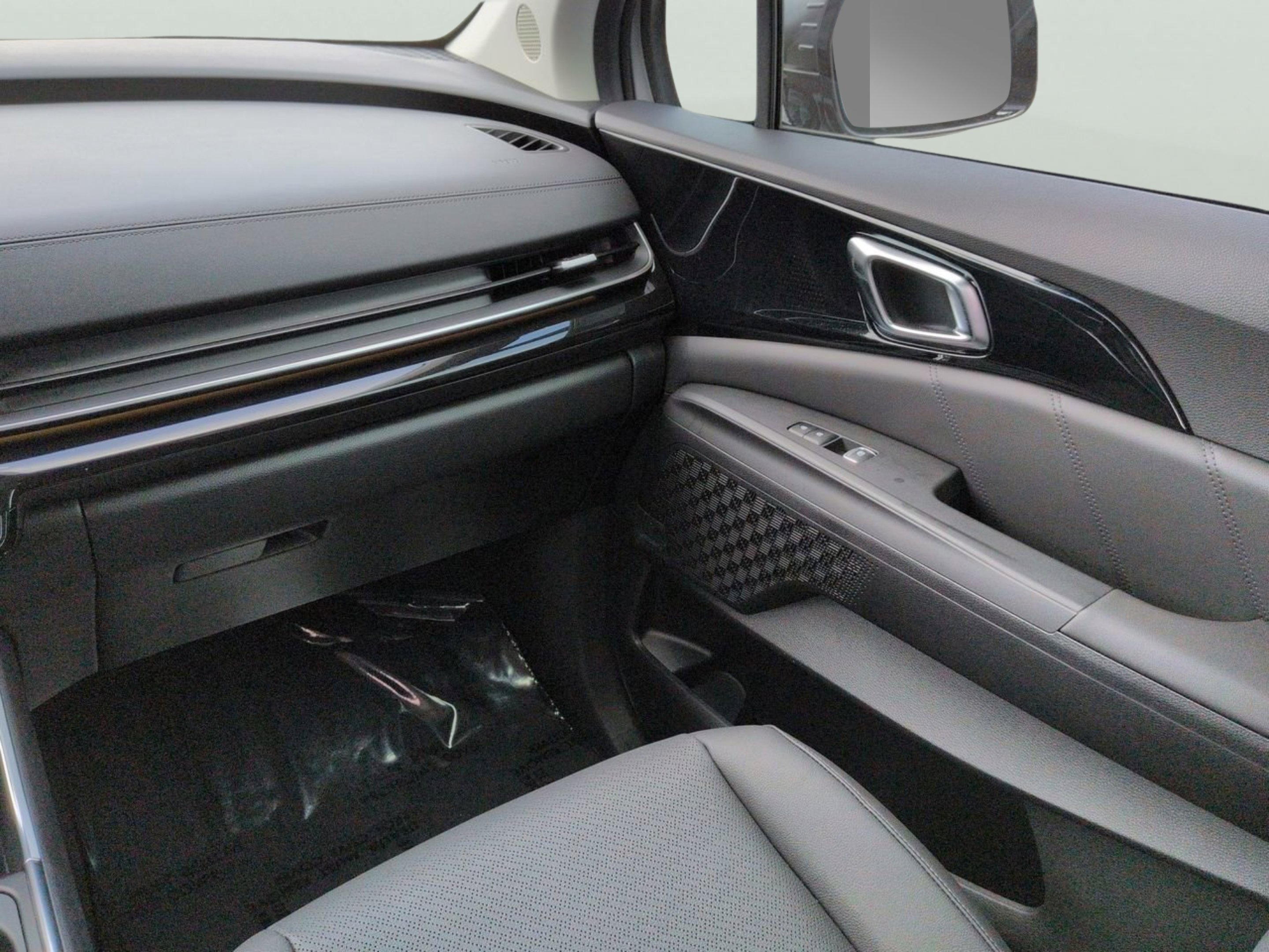New 2026 Ceramic Silver Kia SX Prestige image 13