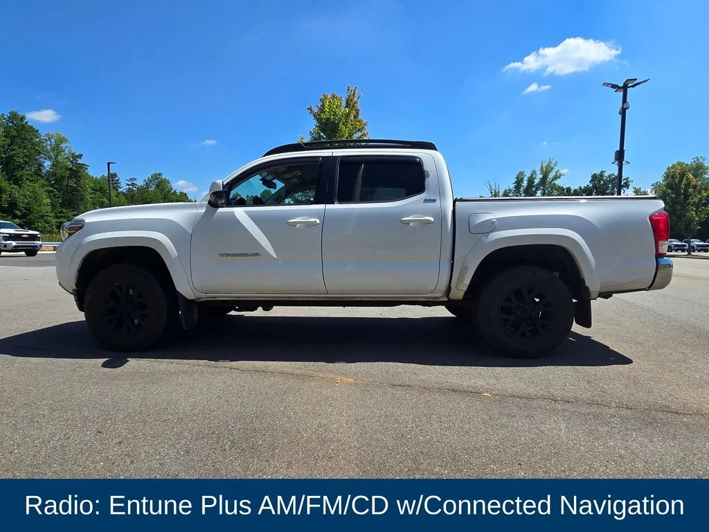 Used 2017 White Toyota SR5 V6 image 4