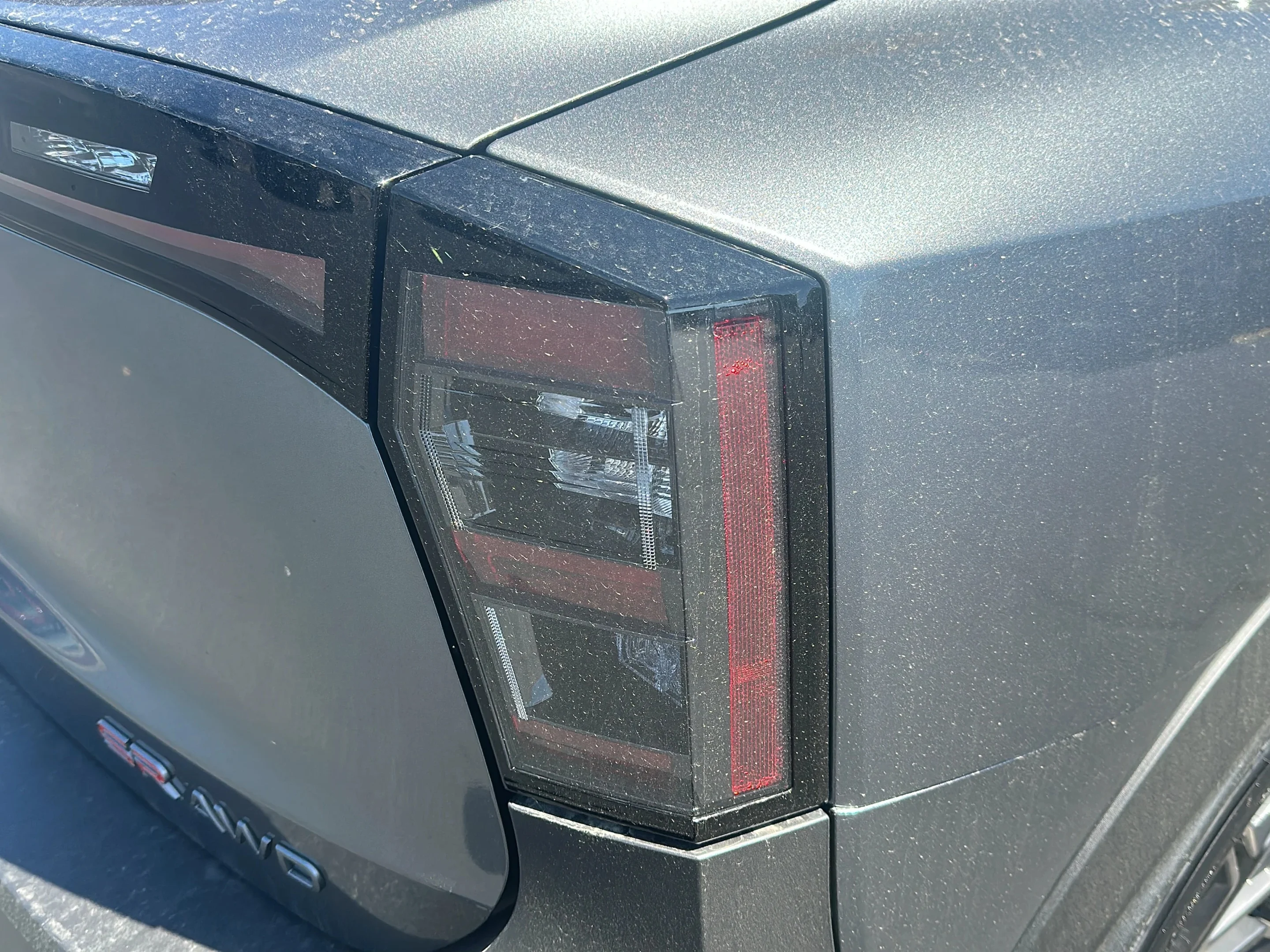 New 2026 Gun Metallic / Scarlet Ember Tintcoat Two-tone Nissan SR image 15