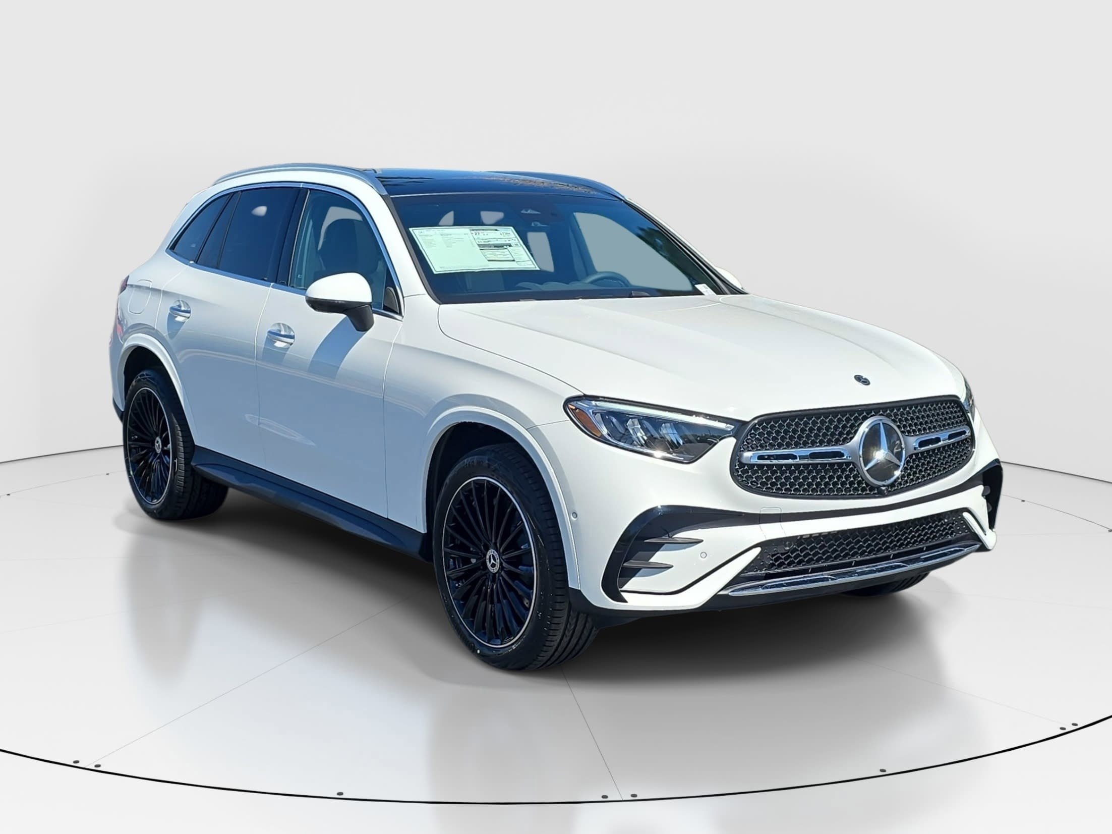 New 2026 Polar White Mercedes-Benz GLC300 image 3