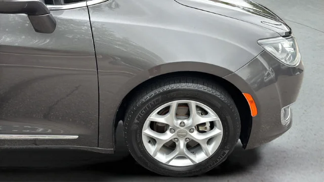 Used 2017 Gray Chrysler Touring-L Plus image 37