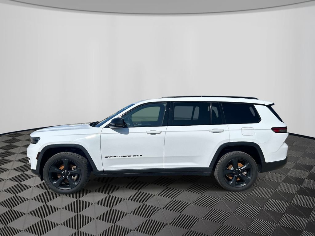 Used 2021 White Jeep Altitude image 2