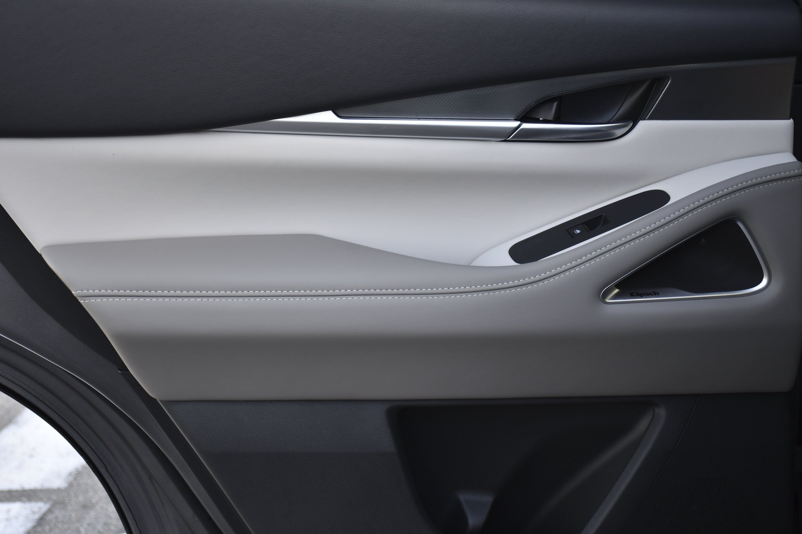New 2027 HARBOR GRAY INFINITI Luxe AWD image 21