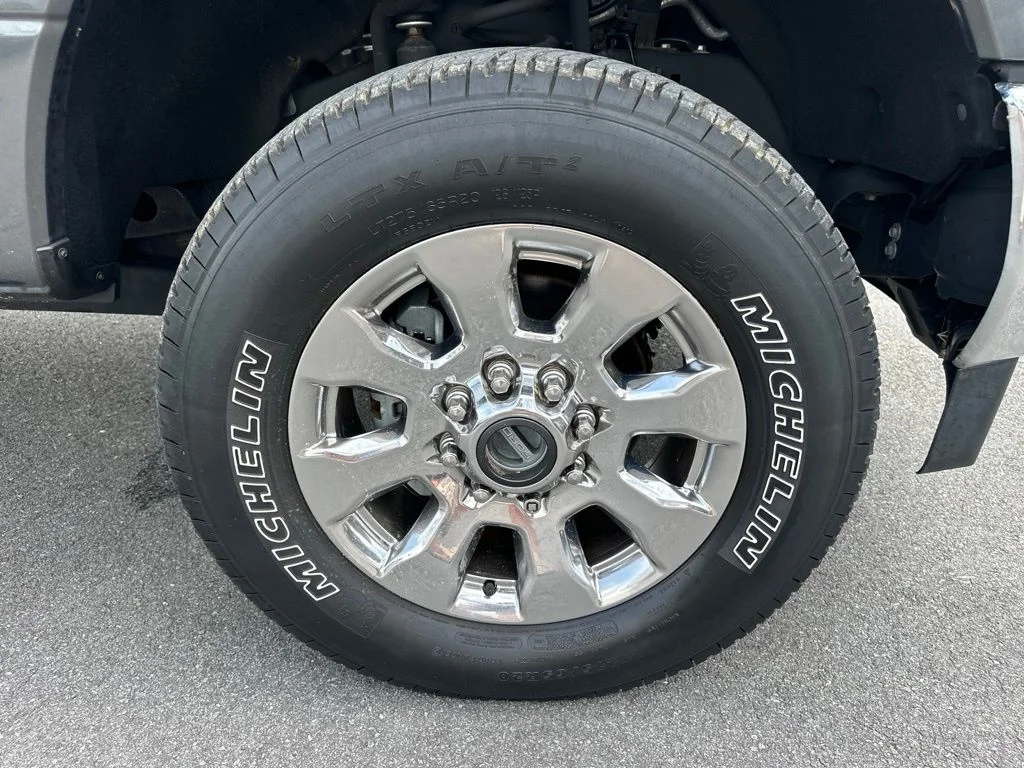 Used 2019 Gray Ford Lariat image 14