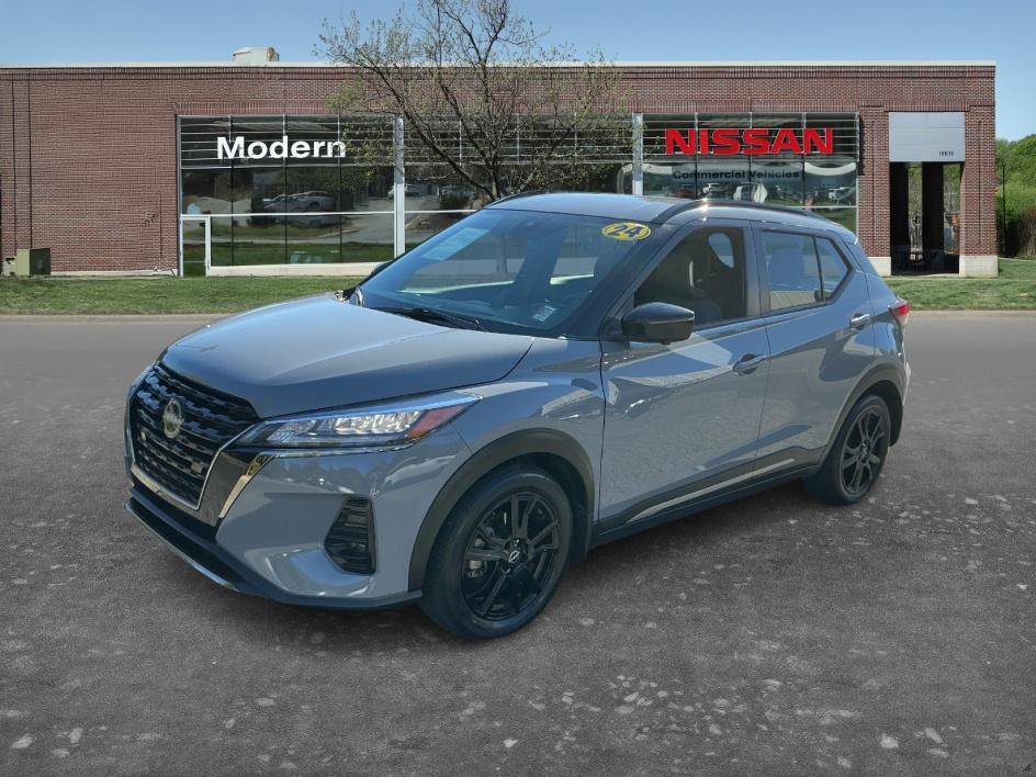 Used 2024 Boulder Gray Pearl Nissan SR image 1