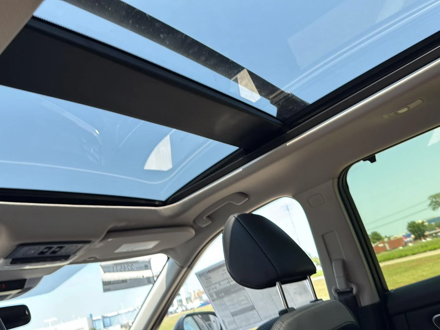 New 2026 Boulder Gray Pearl/Super Black Nissan Platinum image 16