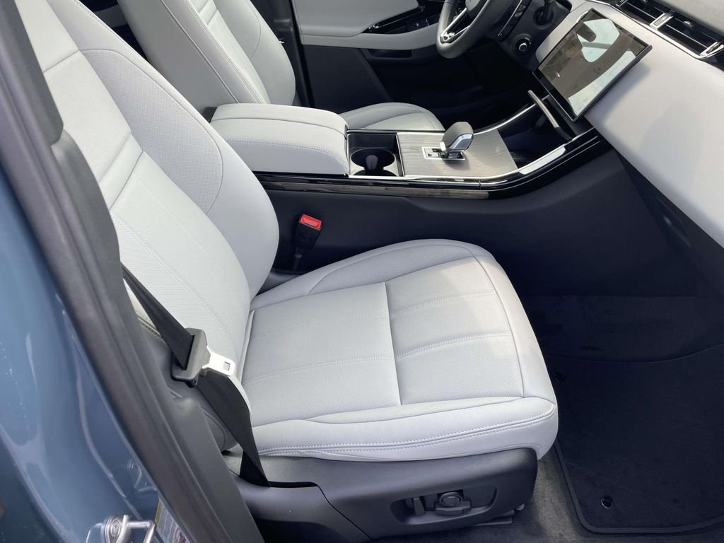 New 2026 Tribeca Blue Land Rover S image 20