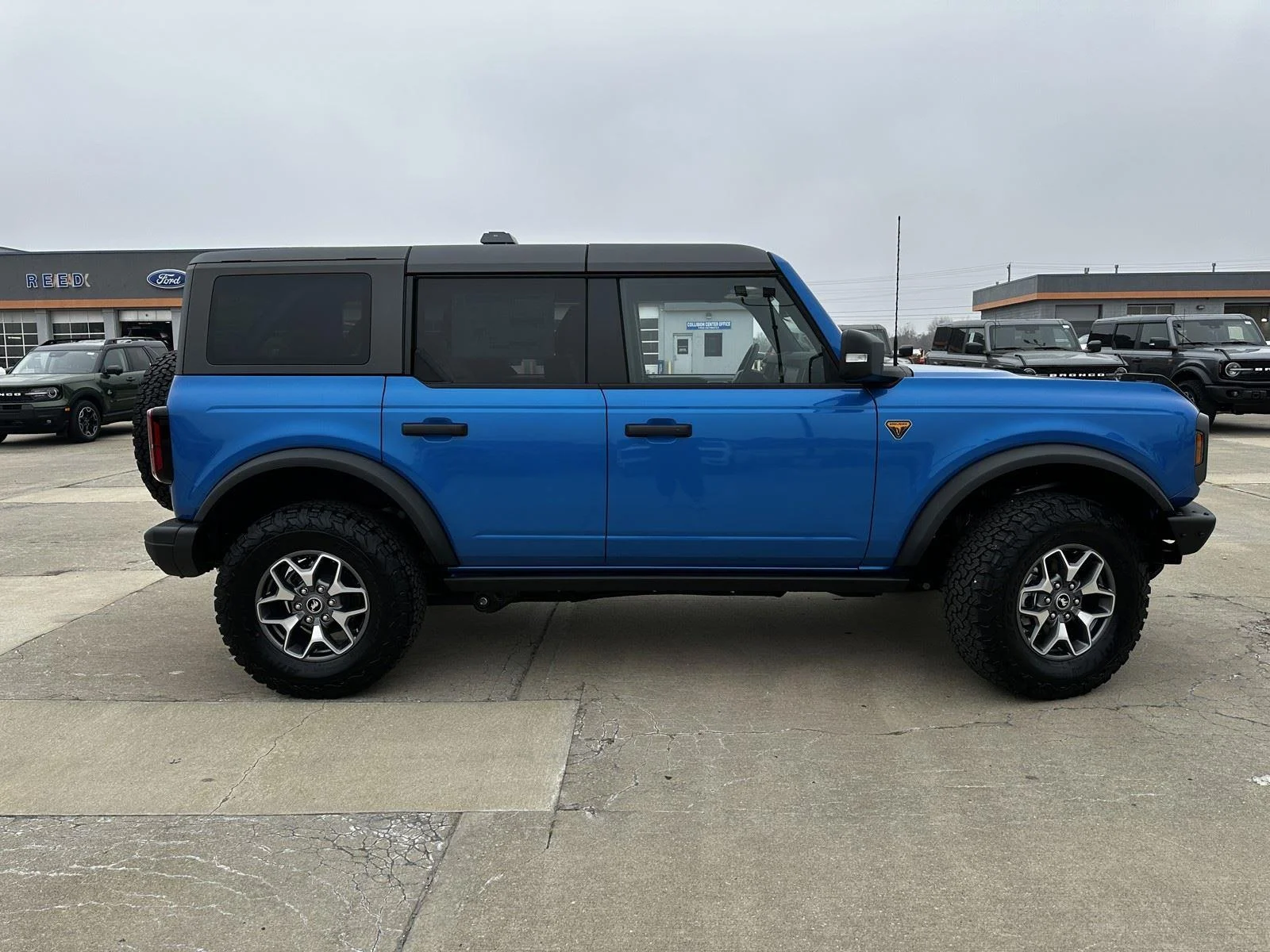 New 2025 Velocity Blue Metallic Ford Badlands® image 11