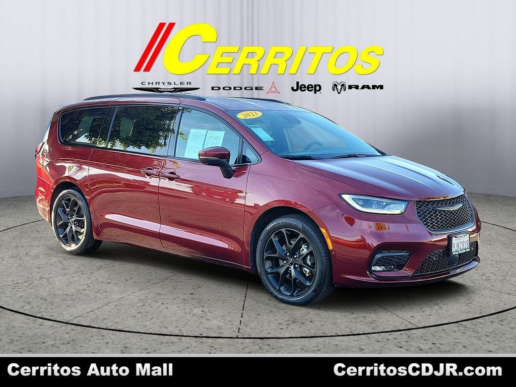 2023 Chrysler Pacifica Touring L