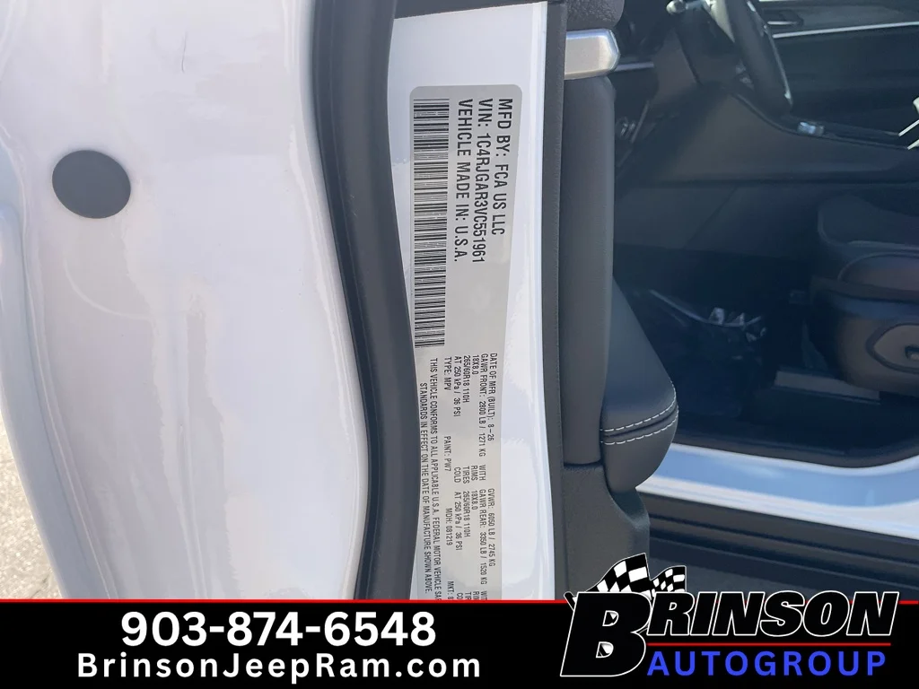New 2027 Bright White Clear-Coat Paint Jeep Laredo Altitude image 19