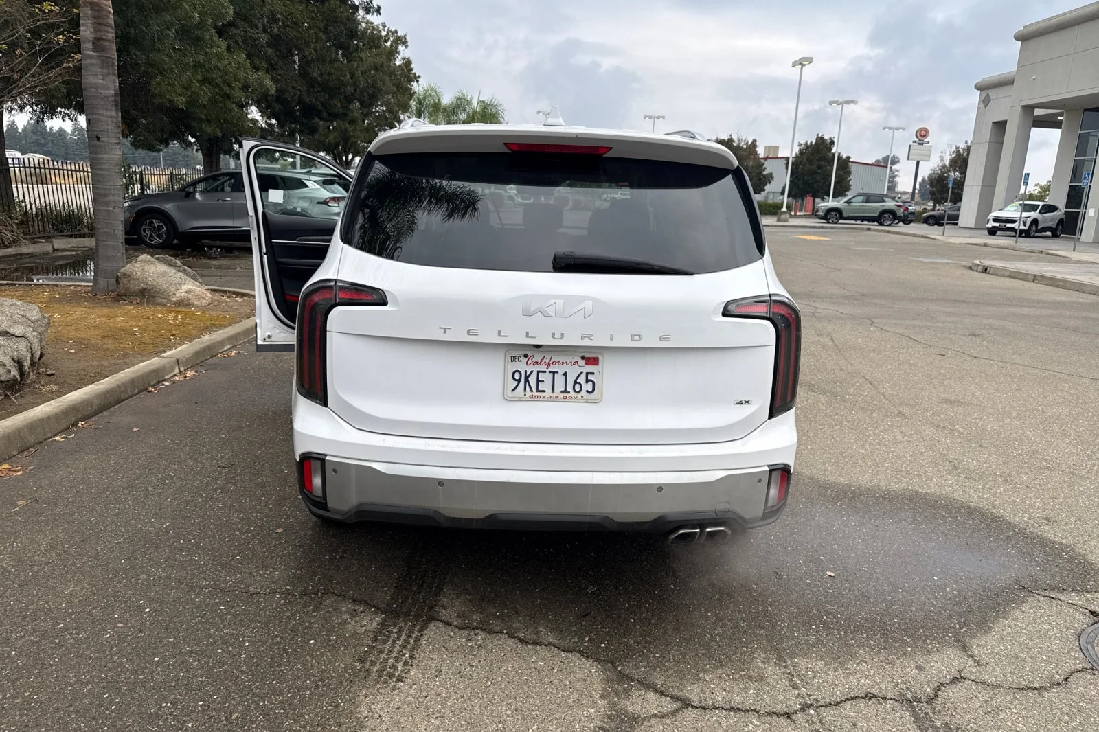 Used 2024 White Kia EX image 5