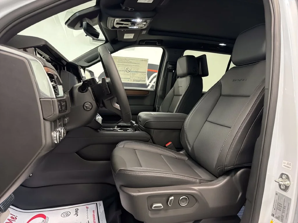 2027 GMC Yukon Denali - Photo 22