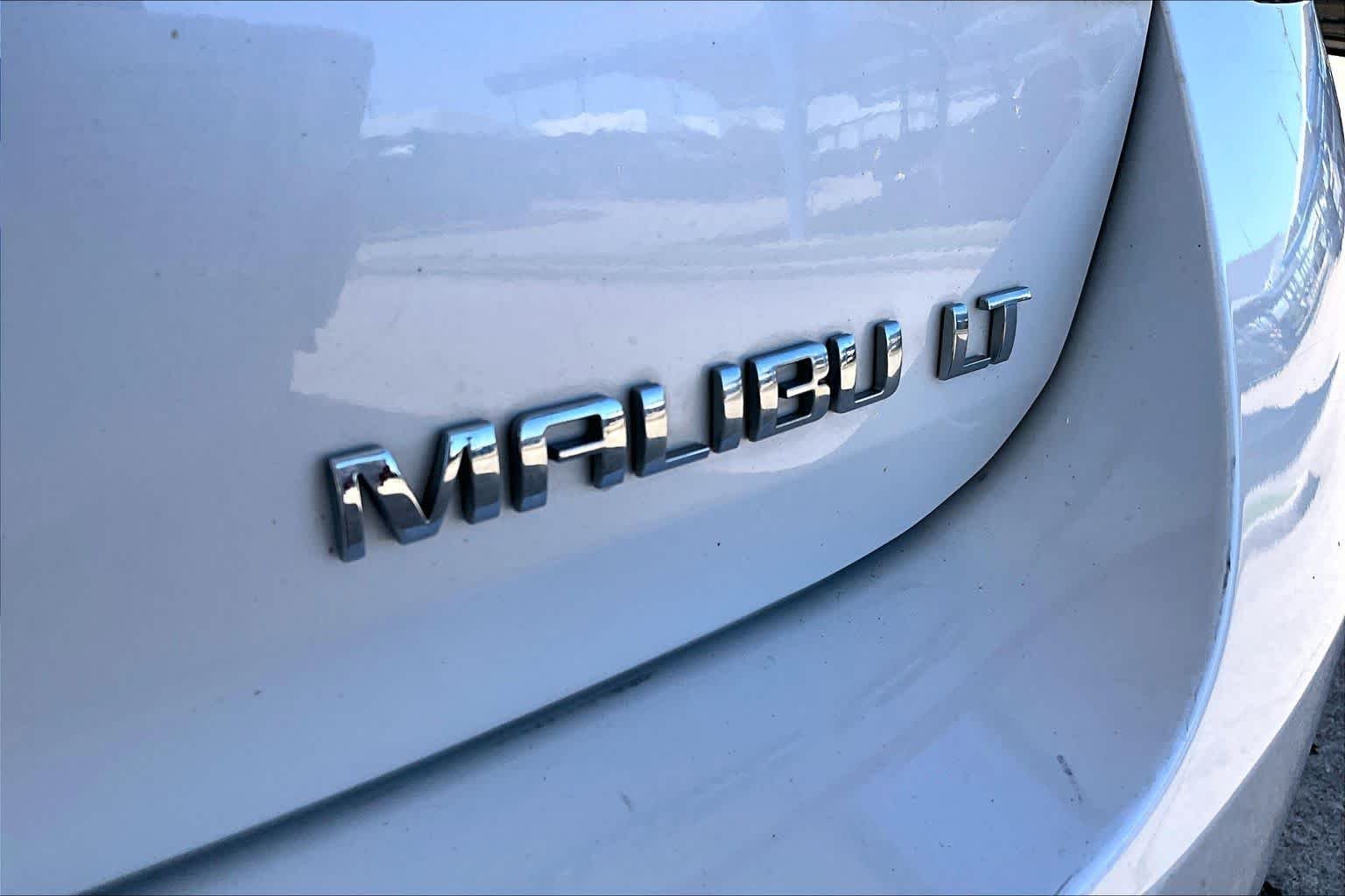 Used 2015 Iridescent Pearl Tricoat Chevrolet LT image 30
