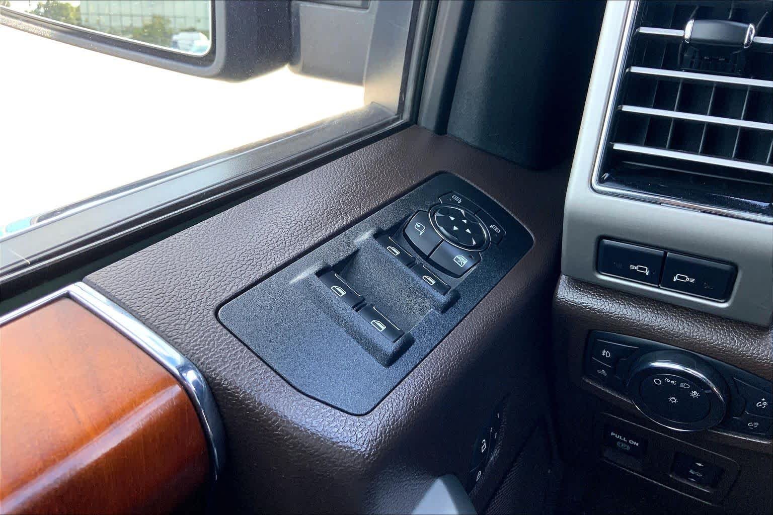 Used 2019 Agate Black Metallic Ford King Ranch image 36