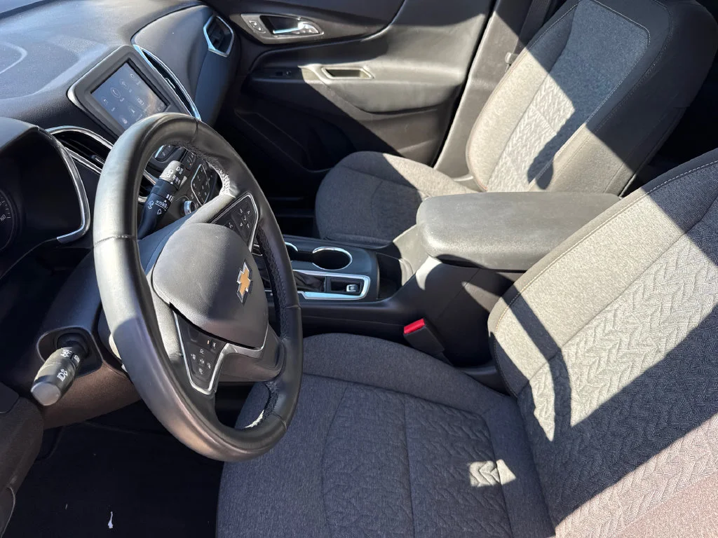 Used 2024 White Chevrolet LT image 18
