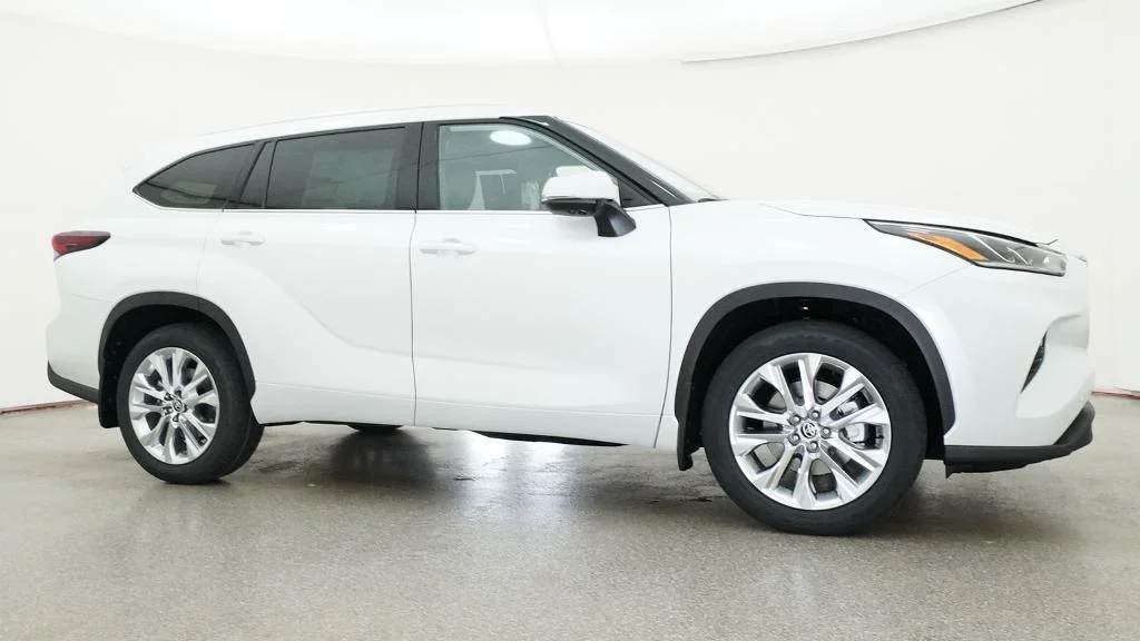 New 2026 Wind Chill Pearl Toyota Limited image 11