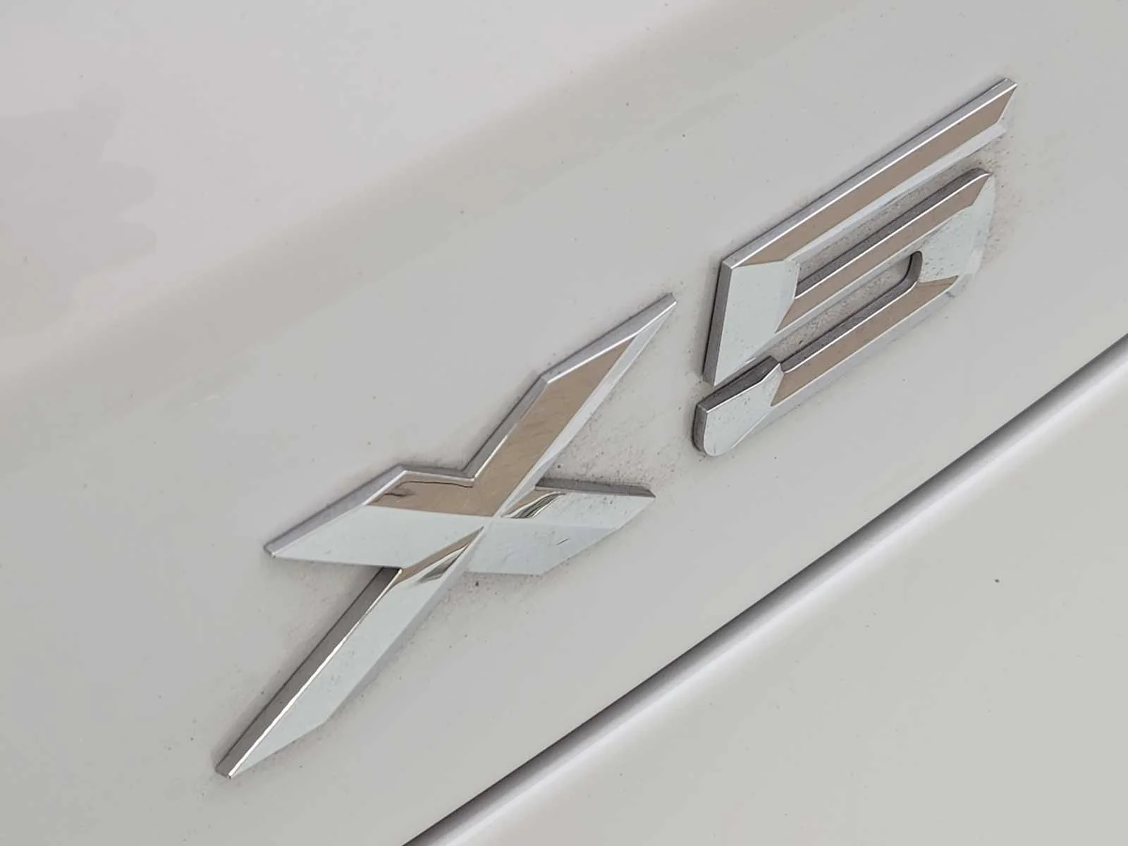 Used 2022 Mineral White Metallic BMW sDrive40i image 8