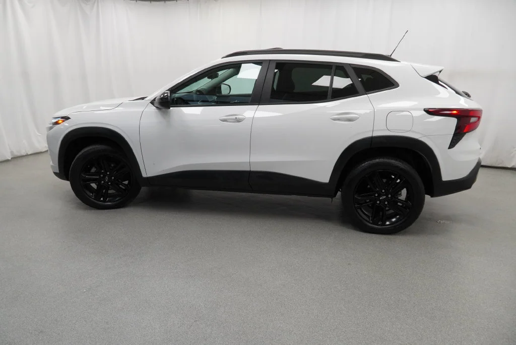 Certified Used 2024 Summit White Chevrolet ACTIV image 42