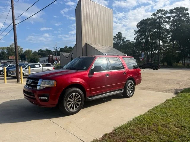 Used 2017 Red Ford XLT image 3