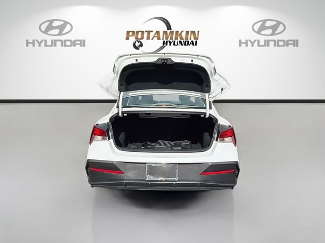 Used 2025 White Hyundai SE image 24