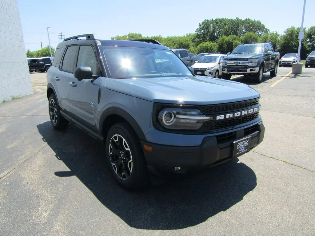 New 2026 Azure Gray Metallic Tri-Coat Ford Outer Banks® image 11