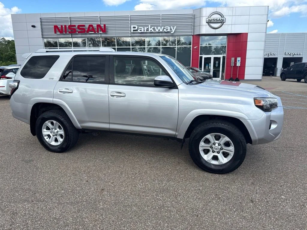 Used 2016 Silver Toyota SR5 image 1