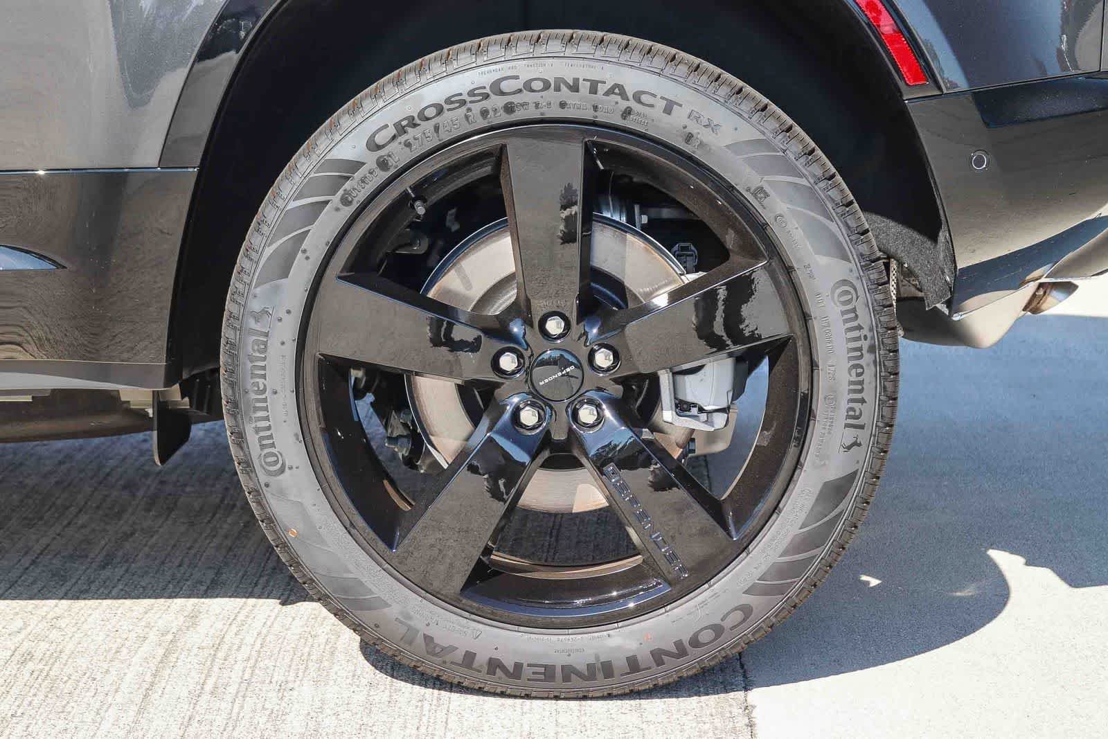New 2026 Carpathian Grey Land Rover X-Dynamic SE image 7