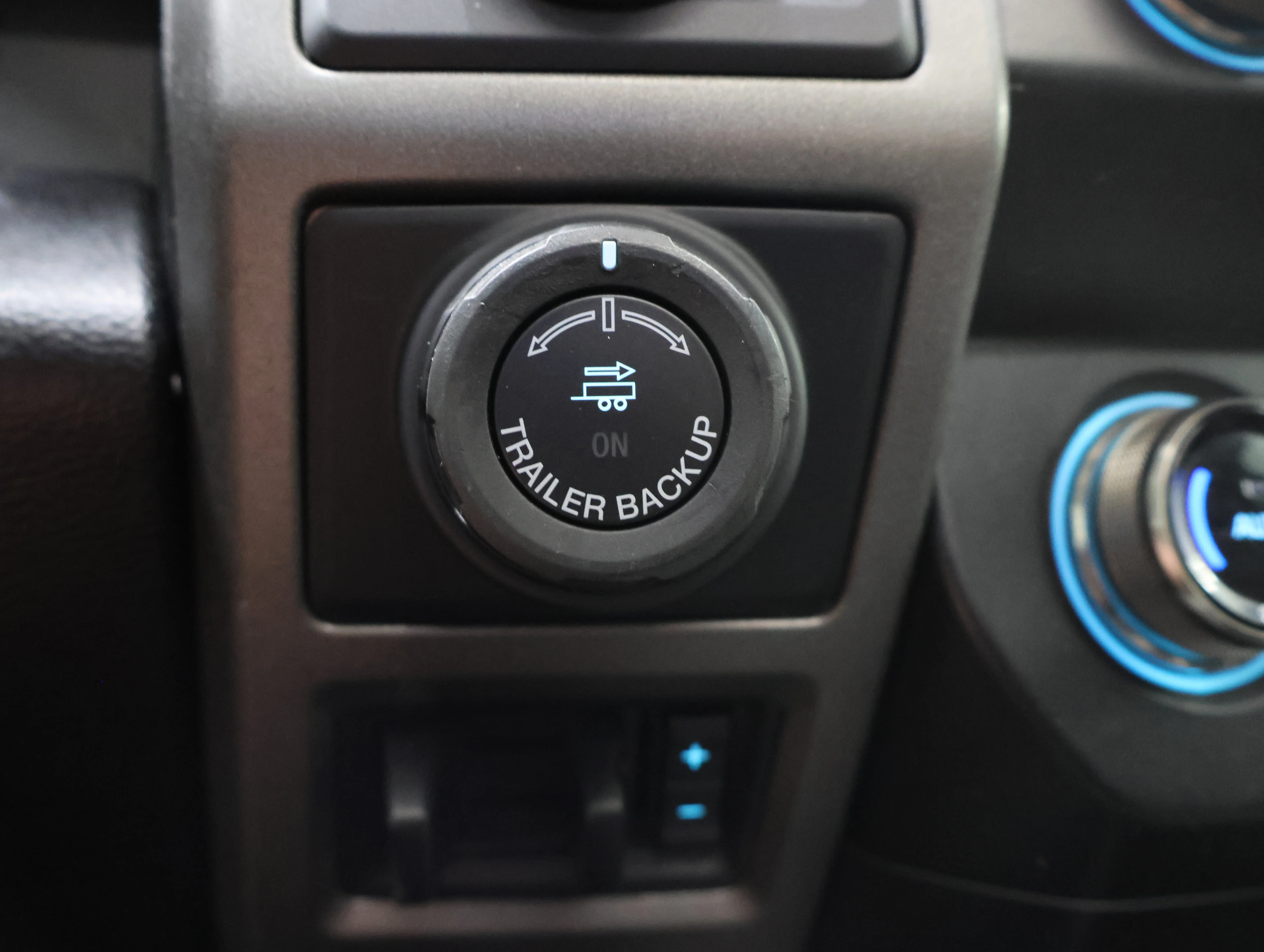 Used 2019 Magnetic Metallic Ford Raptor image 52
