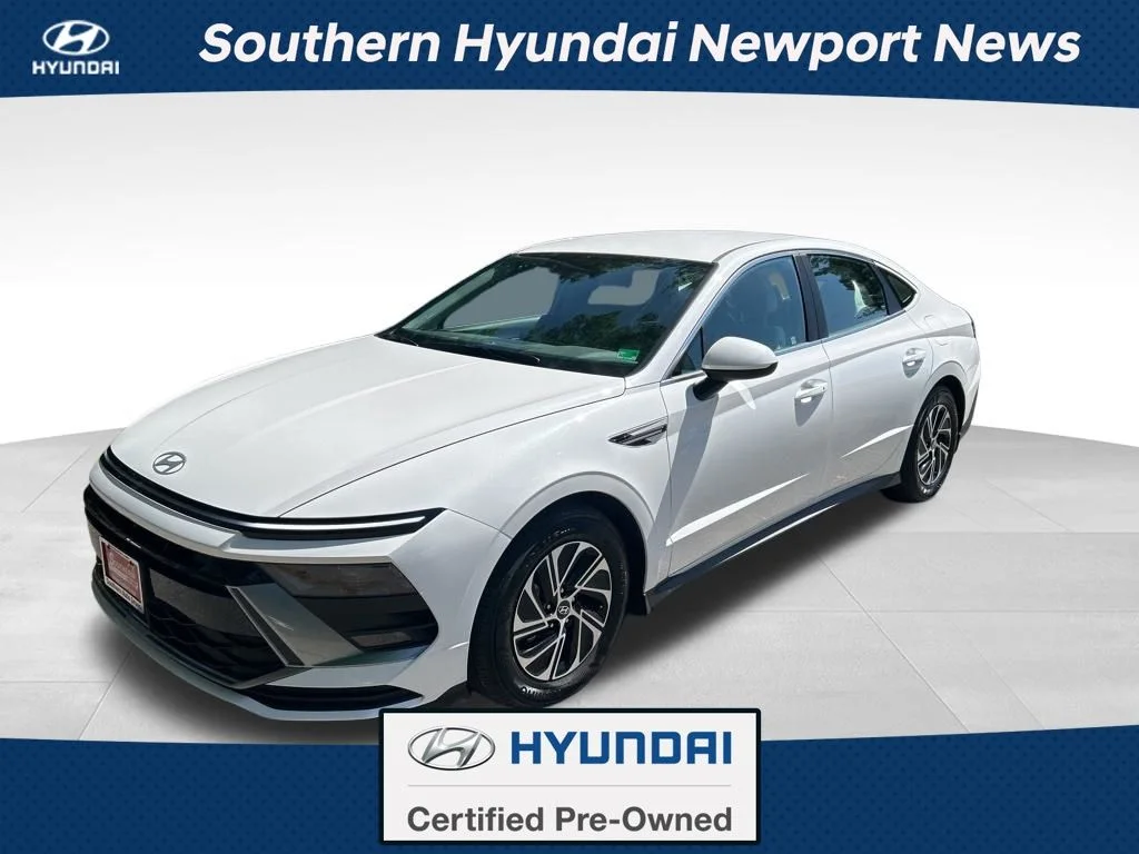 Used 2026 White Hyundai Blue image 1