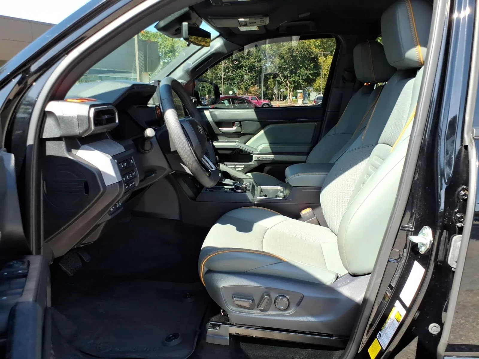 Used 2025 Black Toyota Trailhunter Hybrid image 15